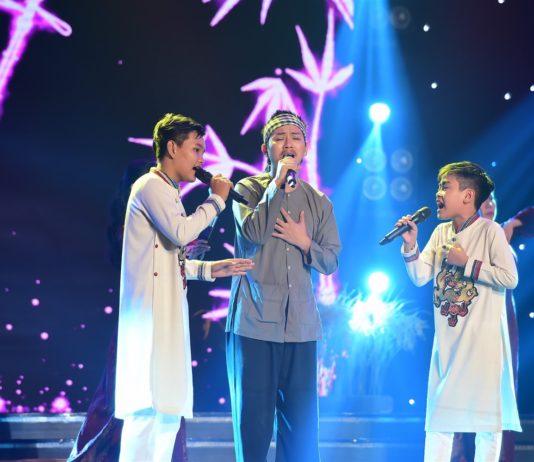 Liên khúc Người Ngoài Phố – Chuyến Tàu Hoàng Hôn