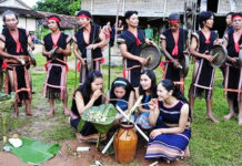 PHỐ NÚI BUỒN HIU