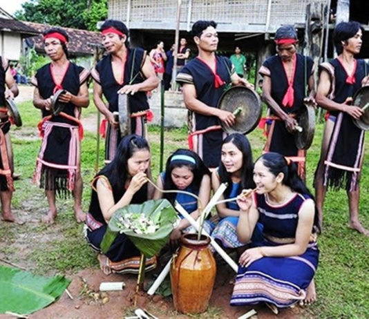 PHỐ NÚI BUỒN HIU