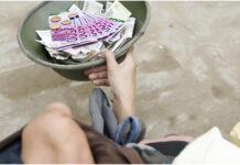 NGƯỜI PHỤ NỮ VN ĂN XIN Ở PARIS