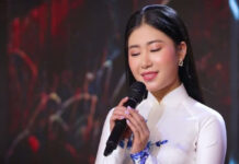 Đêm nghe tiếng hát anh