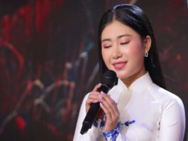 Đêm nghe tiếng hát anh