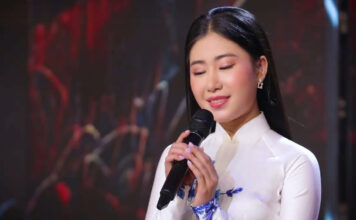 Đêm nghe tiếng hát anh