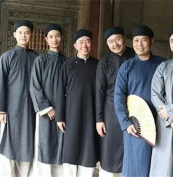 Ngày Tết Nói Chuyện Khăn Áo